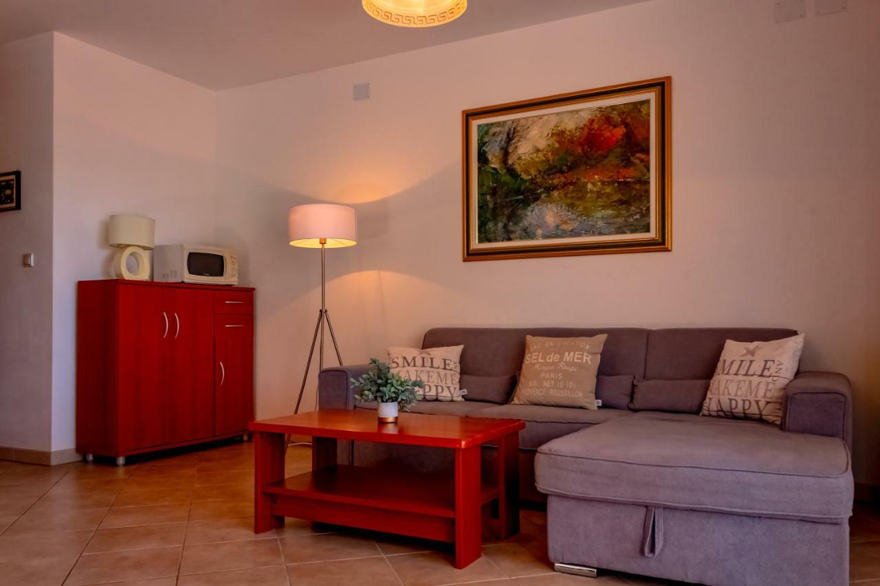 Abby Apartman Kornić Kültér fotó