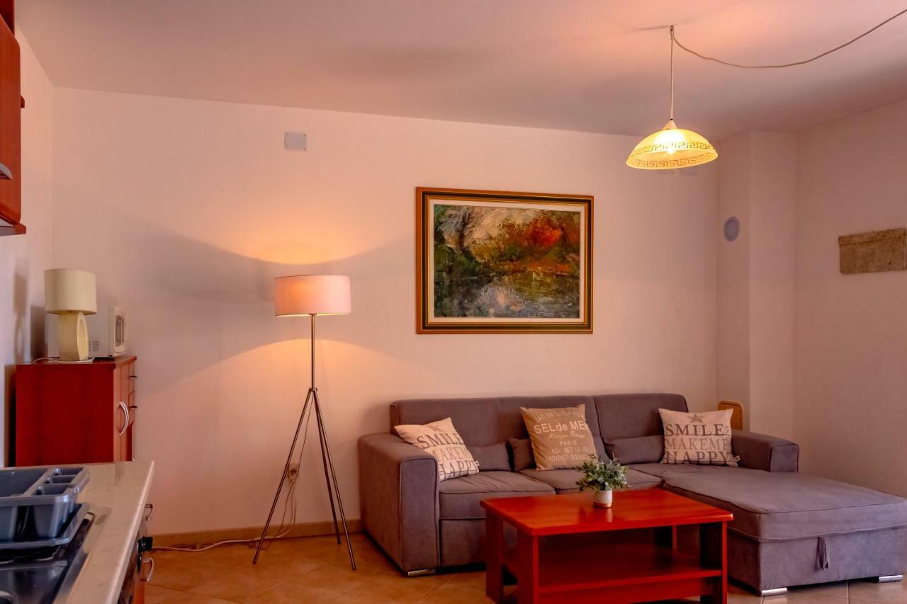 Abby Apartman Kornić Kültér fotó