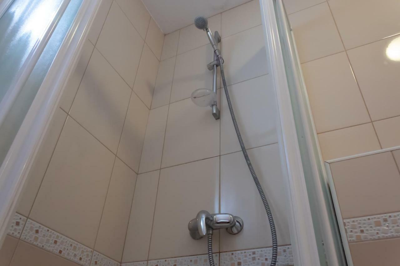 Abby Apartman Kornić Kültér fotó
